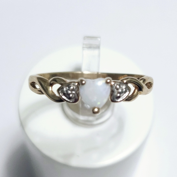 10K Gold Opal Heart ❤️ Ring size 7 - Picture 5 of 11